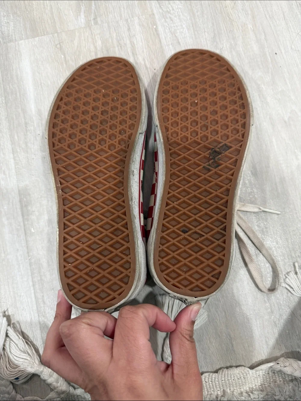 Pre-loved Men’s/Women’s Red Checkerboard Skate Shoes with White Accents